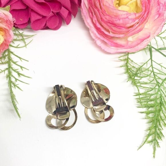 ⚜️VINTAGE Red Aurora Borealis Clip Earrings - Picture 7 of 9